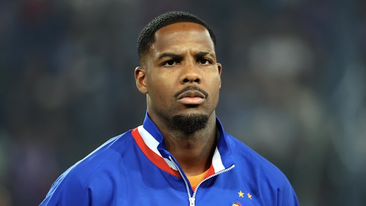 Mike Maignan devrait démarrer.