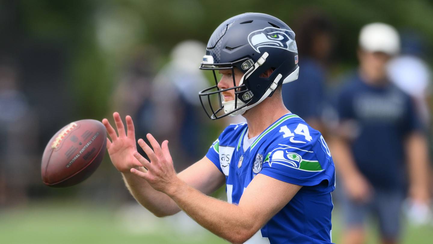 Good News on and off the Field for Seahawks' Fan Fest Practice