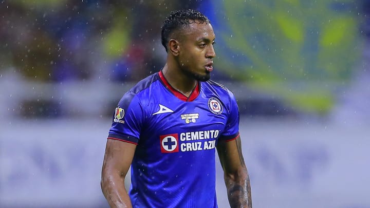 Willer Ditta es opción para salir de Cruz Azul