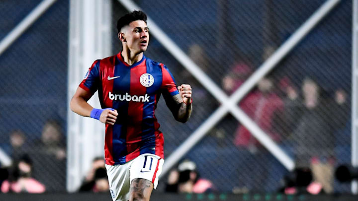 Bareiro garantiu a vitória do San Lorenzo no Nuevo Gasómetro.