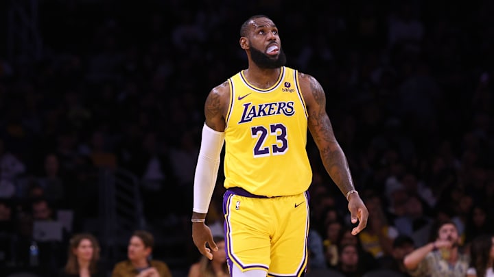LeBron James estará en una nueva temporada de NBA