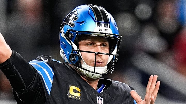 Detroit Lions quarterback Jared Goff (16).