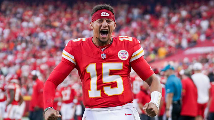 Aug 22, 2025; Kansas City, Missouri, USA; Kansas City Chiefs quarterback Patrick Mahomes (15) celebrates toward fans prior to a game at GEHA Field at Arrowhead Stadium. Mandatory Credit: Denny Medley-Imagn Images Aug 22, 2025; Kansas City, Missouri, USA; Kansas City Chiefs quarterback Patrick Mahomes (15) celebrates toward fans prior to a game at GEHA Field at Arrowhead Stadium. Mandatory Credit: Denny Medley-Imagn Images