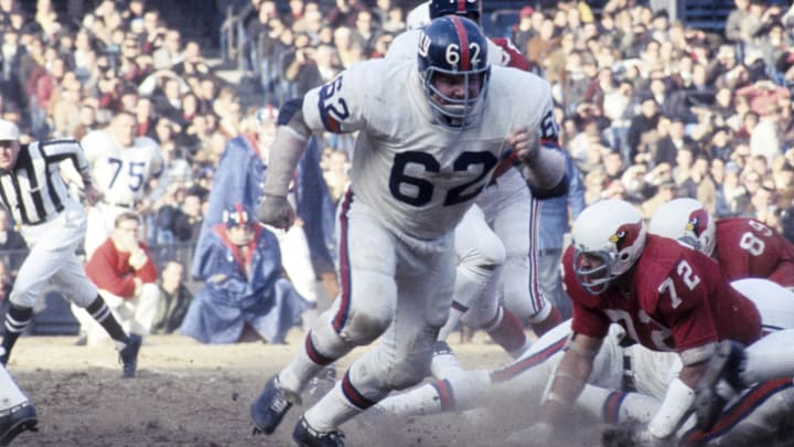 New York Giants guard Darrell Dess (62) 