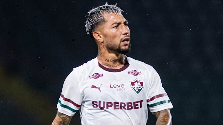 Acosta se lesionou aos 5' do primeiro tempo do Fla-Flu