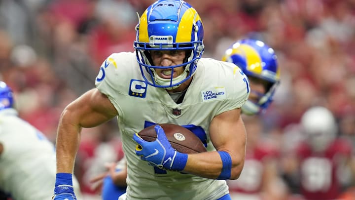 Sep 25, 2022; Glendale, AZ, USA; Los Angeles Rams receiver Cooper Kupp (10) runs in for a touchdown against the Arizona Cardinals at State Farm Stadium. Mandatory Credit: Joe Rondone-Arizona Republic