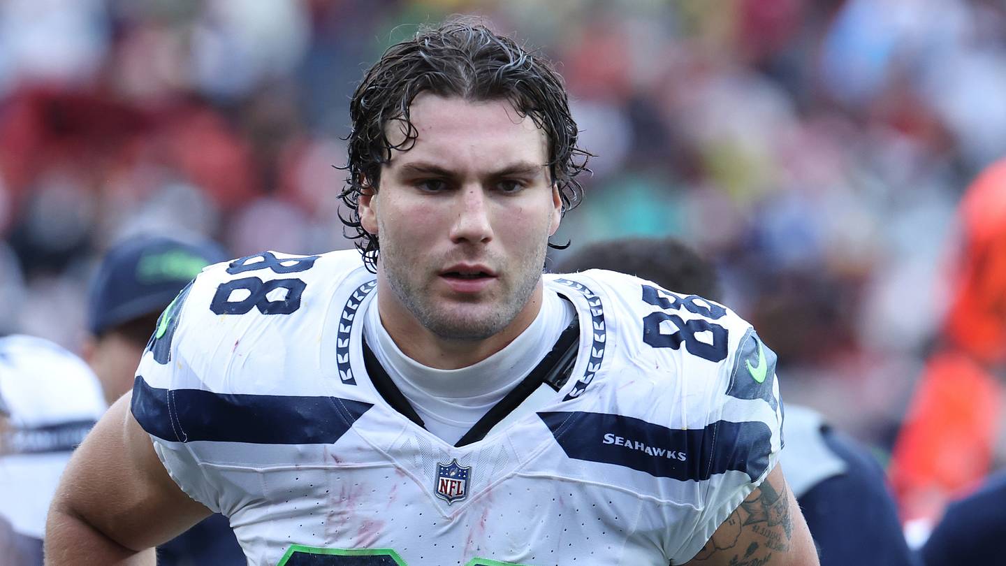 Seahawks Need to Target Tight End AJ Barner After Week 6 Game