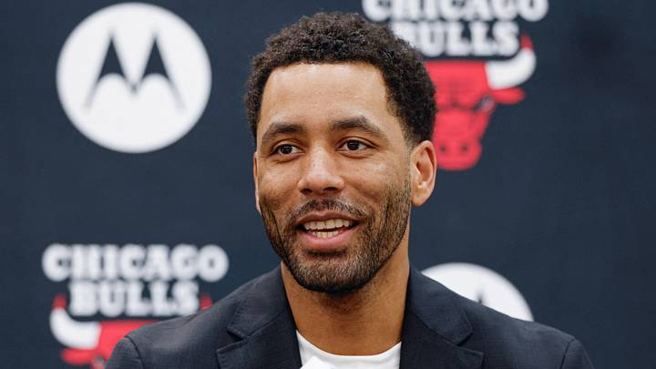 Jun 17, 2026; Chicago, Il, USA; Chicago Bulls Executive Vice President of Basketball Operations Bryson Graham introduces Chicago Bulls new head coach Tiago Splitter during a press conference at Advocate Center. Mandatory Credit: Kamil Krzaczynski-Imagn Images