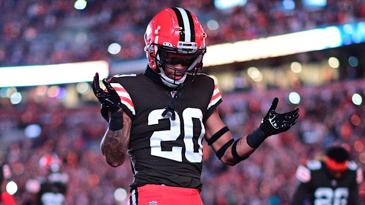 Oct 31, 2022; Cleveland, Ohio, USA; Cleveland Browns cornerback Greg Newsome II (20) looks on before the game against the Cincinnati Bengals at FirstEnergy Stadium. Mandatory Credit: David Dermer-Imagn Images Oct 31, 2022; Cleveland, Ohio, USA; Cleveland Browns cornerback Greg Newsome II (20) looks on before the game against the Cincinnati Bengals at FirstEnergy Stadium. Mandatory Credit: David Dermer-Imagn Images