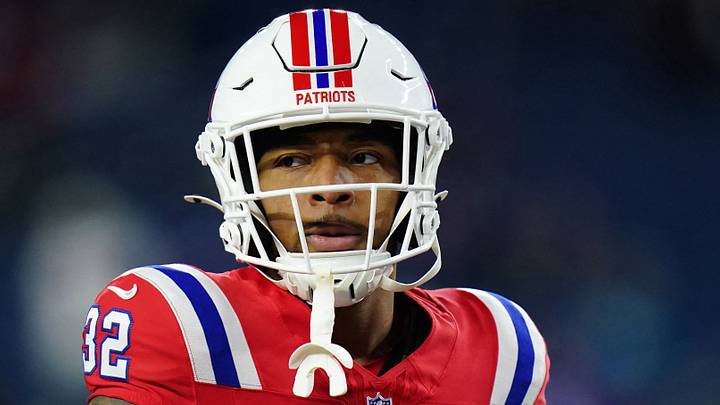 Dec 1, 2025; Foxborough, Massachusetts, USA; New England Patriots running back TreVeyon Henderson (32) warms up prior to the game against the New York Giants at Gillette Stadium. Mandatory Credit: David Butler II-Imagn Images