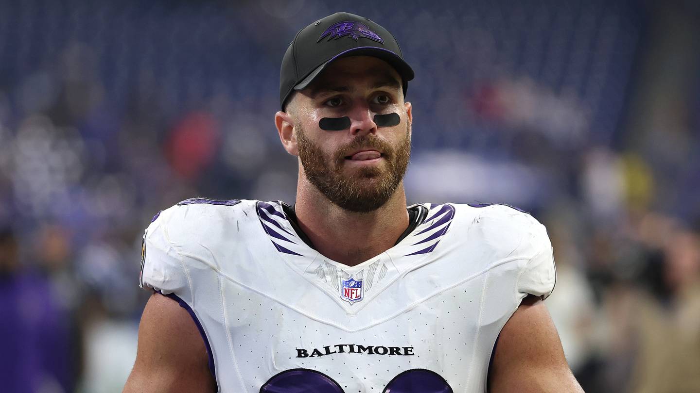 Ravens face tricky tight end dilemma after Durham Smythe’s season-ending injury