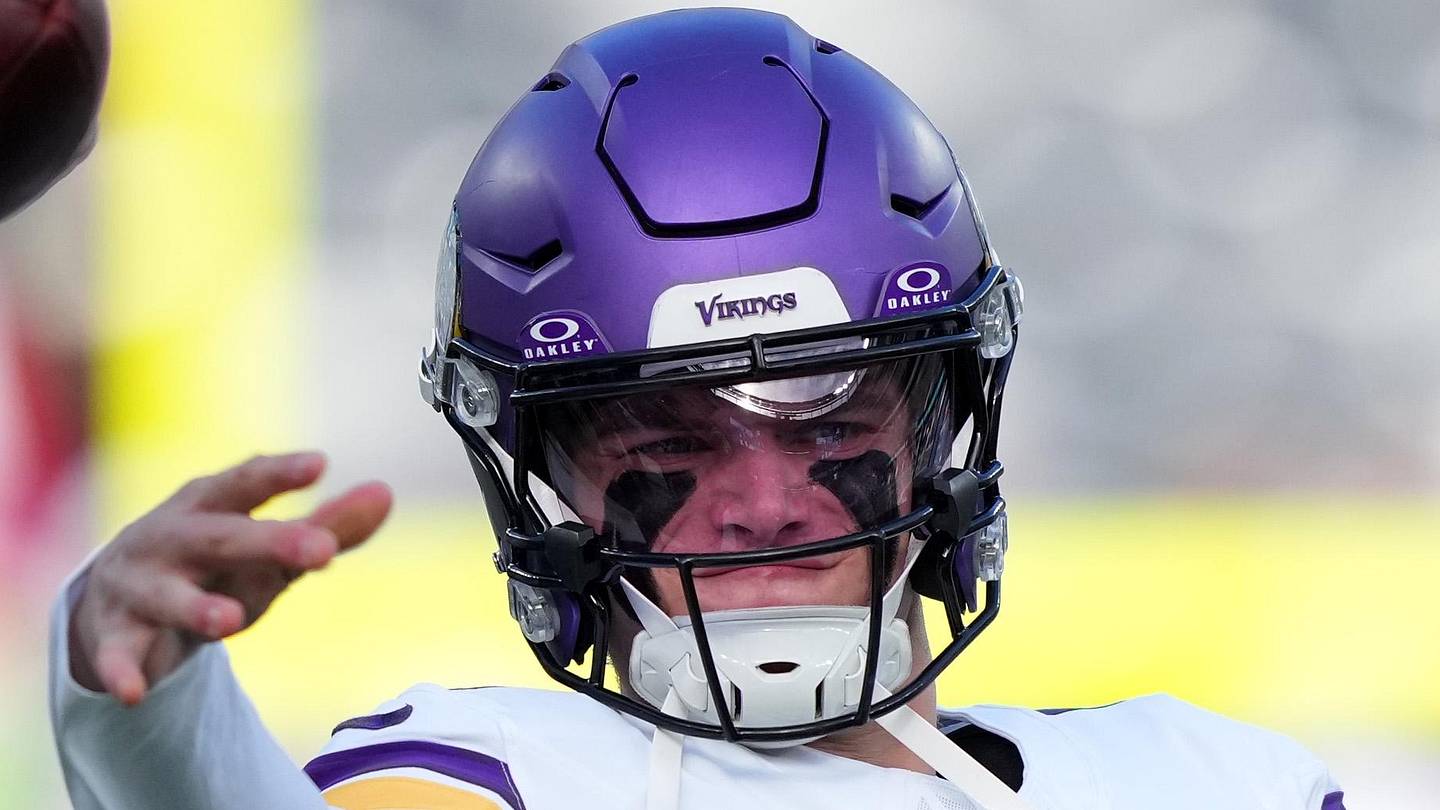 Vikings may be one season away from a shocking QB crossroads