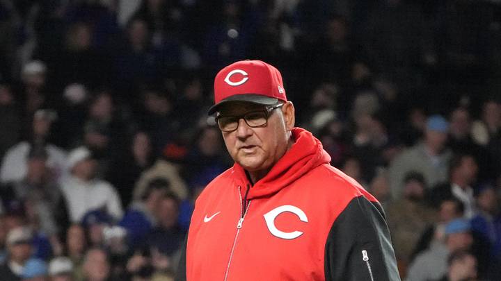 Cincinnati Reds manager Terry Francona (77) makes a pitching change