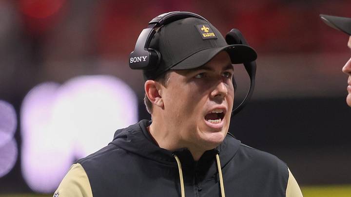 Jan 4, 2026; Atlanta, Georgia, USA; New Orleans Saints head coach Kellen Moore talks to a referee against the Atlanta Falcons in the third quarter at Mercedes-Benz Stadium. Mandatory Credit: Brett Davis-Imagn Images Jan 4, 2026; Atlanta, Georgia, USA; New Orleans Saints head coach Kellen Moore talks to a referee against the Atlanta Falcons in the third quarter at Mercedes-Benz Stadium. Mandatory Credit: Brett Davis-Imagn Images