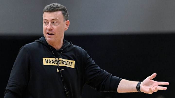 Byington looks to mesh a nearly entirely new roster this summer. Byington looks to mesh a nearly entirely new roster this summer.