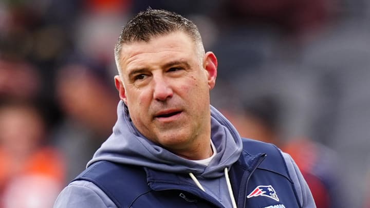 New England Patriots head coach Mike Vrabel