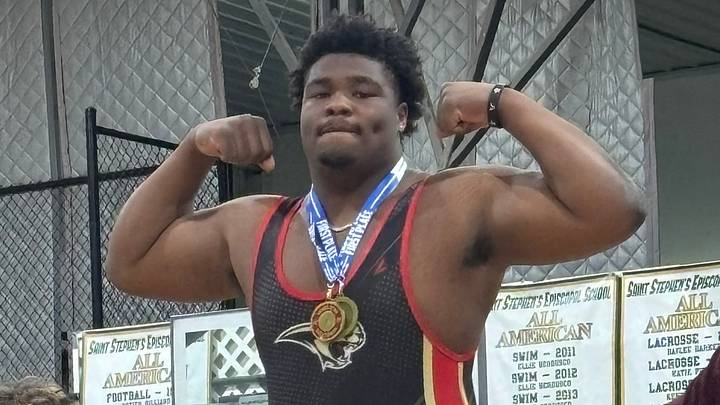 Bradenton (Fla.) Cardinal Mooney defensive tackle Kaleb Exume Bradenton (Fla.) Cardinal Mooney defensive tackle Kaleb Exume