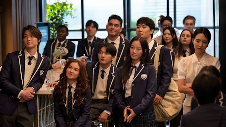 (L to R) Sang Heon Lee as Min Ho Moon, Sule Thelwell as Marius, Anna Cathcart as Kitty Song Covey, Minyeong Choi as Dae Heon Kim, Anthony Keyvan as Quincy 'Q' Shabazian, Gia Kim as Yuri Han, Joshua Hyunho Lee as Jin, Hojo Shin as Jiwon in XO, Kitty season 3