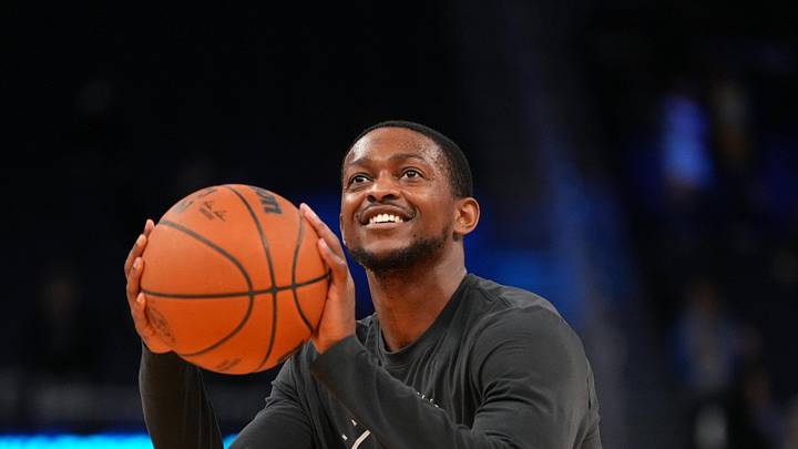 Apr 1, 2026; San Francisco, California, USA; San Antonio Spurs guard De'Aaron Fox (4) prepares to shoot the ball before the start of the game against the Golden State Warriors at the Chase Center. Mandatory Credit: Cary Edmondson-Imagn Images