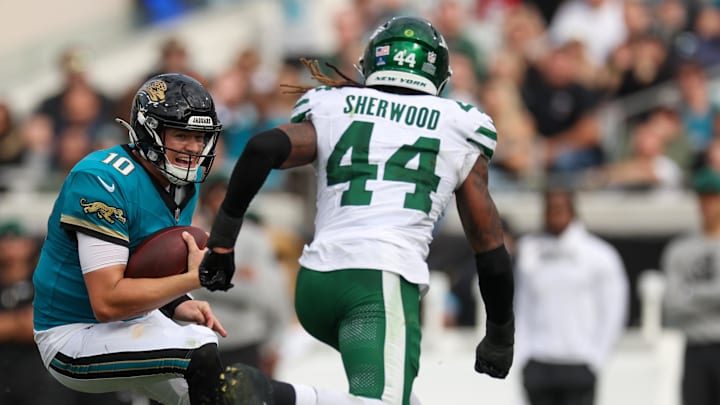 Former New York Jets linebacker Jamien Sherwood could be a free agency target for the Atlanta Falcons.