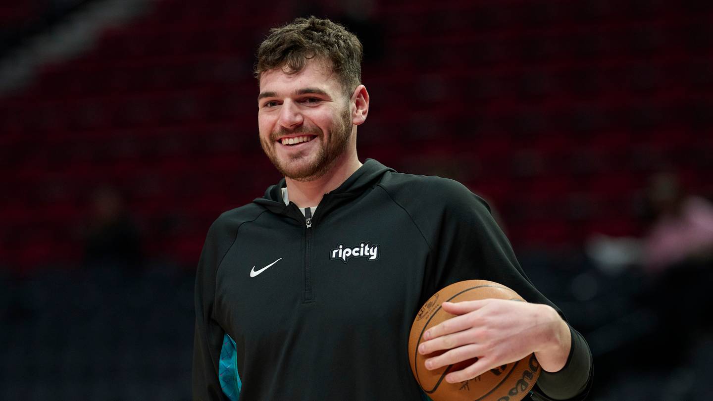 Donovan Clingan is already everything Deandre Ayton wasn't for the Blazers