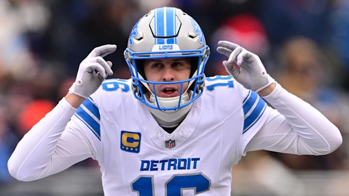 Detroit Lions quarterback Jared Goff (16).