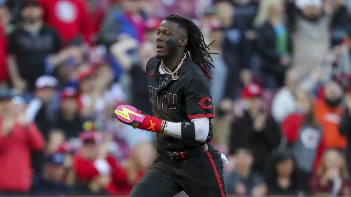 Apr 19, 2024; Cincinnati, Ohio, USA; Cincinnati Reds shortstop Elly De La Cruz (44) steals home on Apr 19, 2024; Cincinnati, Ohio, USA; Cincinnati Reds shortstop Elly De La Cruz (44) steals home on