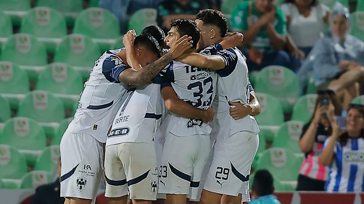 Monterrey le pegó a Santos Laguna y hundió más el proyecto de Ignacio Ambriz. Monterrey le pegó a Santos Laguna y hundió más el proyecto de Ignacio Ambriz.