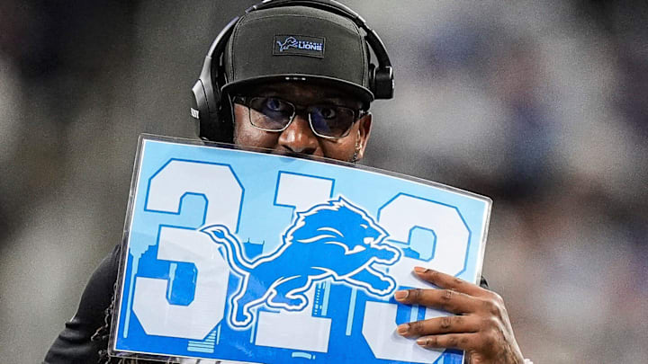 Detroit Lions defensive coordinator Kelvin Sheppard watches a play against Dallas Cowboys during the second half 