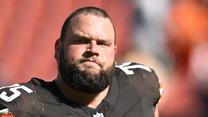 Sep 7, 2025; Cleveland, Ohio, USA; Cleveland Browns guard Joel Bitonio (75) at Huntington Bank Field. Mandatory Credit: Ken Blaze-Imagn Images Sep 7, 2025; Cleveland, Ohio, USA; Cleveland Browns guard Joel Bitonio (75) at Huntington Bank Field. Mandatory Credit: Ken Blaze-Imagn Images