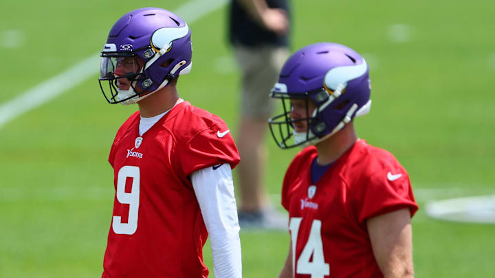 Minnesota Vikings QBs J.J. McCarthy and Sam Darnold