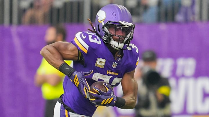 Minnesota Vikings running back Aaron Jones Sr. faces the New York Giants in Week 16.
