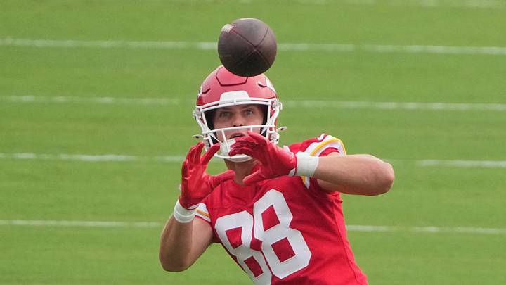 Kansas City Chiefs tight end Jake Briningstool (88) Kansas City Chiefs tight end Jake Briningstool (88)
