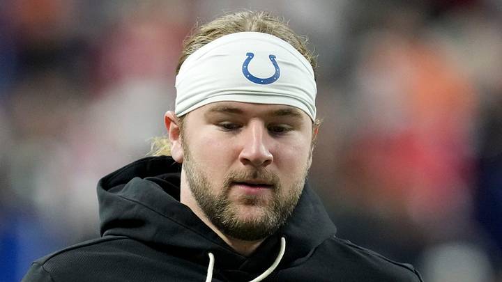 Indianapolis Colts tight end Tyler Warren warms up Indianapolis Colts tight end Tyler Warren warms up