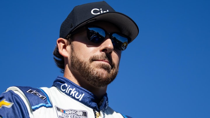 Daniel Hemric, who drove full-time in the NASCAR Cup Series for Kaulig Racing in 2024, will move to the NASCAR Craftsman Truck Series with McAnally-Hilgemann Racing in 2025.