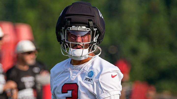 Atlanta Falcons safety Jessie Bates III Atlanta Falcons safety Jessie Bates III