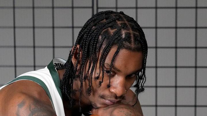 Milwaukee Bucks guard/forward Kevin Porter Jr. (7) poses for photo during media day on Sep 28, 2026.