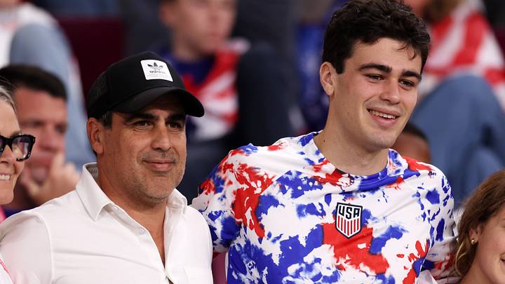 Gio Reyna has to keep his family away from his performances during this world cup. 