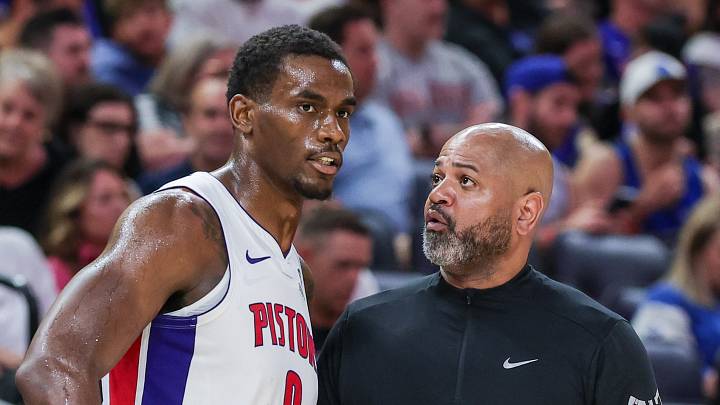 Mar 1, 2026; Orlando, Florida, USA; Detroit Pistons head coach J.B. Bickerstaff talks with center Jalen Duren (0) during the second half at Kia Center. Mandatory Credit: Mike Watters-Imagn Images Mar 1, 2026; Orlando, Florida, USA; Detroit Pistons head coach J.B. Bickerstaff talks with center Jalen Duren (0) during the second half at Kia Center. Mandatory Credit: Mike Watters-Imagn Images