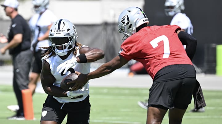 Raiders RB Ashton Jeanty (2) is a player Michael Fabiano will be targeting in his 2025 fantasy football drafts.