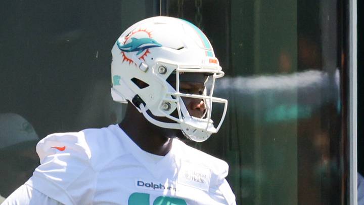 Miami Dolphins wide receiver Chris Bell Miami Dolphins wide receiver Chris Bell