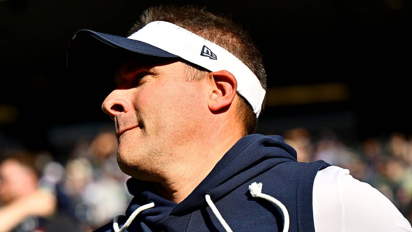 Josh McDaniels might be in the hot seat already after Patriots' season opener