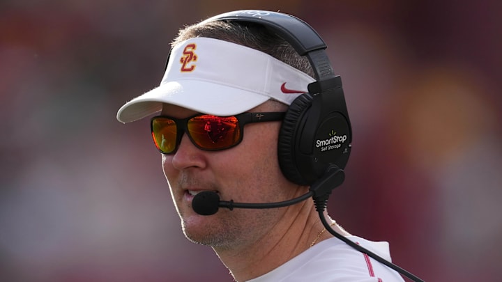 Nov 30, 2024; Los Angeles, California, USA; Southern California Trojans head coach Lincoln Riley reacts against the Notre Dame Fighting Irish in the second half at United Airlines Field at Los Angeles Memorial Coliseum. Mandatory Credit: Kirby Lee-Imagn Images Nov 30, 2024; Los Angeles, California, USA; Southern California Trojans head coach Lincoln Riley reacts against the Notre Dame Fighting Irish in the second half at United Airlines Field at Los Angeles Memorial Coliseum. Mandatory Credit: Kirby Lee-Imagn Images