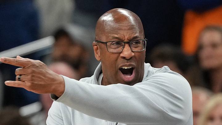 Jun 5, 2026; San Antonio, Texas, USA; New York Knicks head coach Mike Brown reacts against the San Antonio Spurs in the first half during game two of the 2026 NBA Finals at Frost Bank Center. Mandatory Credit: Scott Wachter-Imagn Images Jun 5, 2026; San Antonio, Texas, USA; New York Knicks head coach Mike Brown reacts against the San Antonio Spurs in the first half during game two of the 2026 NBA Finals at Frost Bank Center. Mandatory Credit: Scott Wachter-Imagn Images