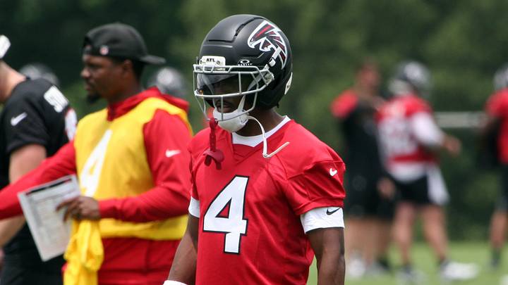 The Atlanta Falcons signed Jahan Dotson as a free agent from the Philadelphia Eagles to replace Darnell Mooney.