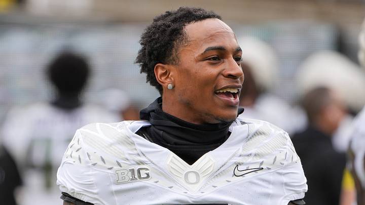 oregon ducks evan stewart name image likeness nil deal jeremiah smith ohio state buckeyes cam coleman texas longhorns oregon ducks evan stewart name image likeness nil deal jeremiah smith ohio state buckeyes cam coleman texas longhorns