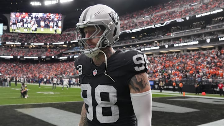 Dec 7, 2025; Paradise, Nevada, USA; Las Vegas Raiders defensive end Maxx Crosby (98) on the field prior to a game against the Denver Broncos at Allegiant Stadium. Mandatory Credit: Kirby Lee-Imagn Images Dec 7, 2025; Paradise, Nevada, USA; Las Vegas Raiders defensive end Maxx Crosby (98) on the field prior to a game against the Denver Broncos at Allegiant Stadium. Mandatory Credit: Kirby Lee-Imagn Images