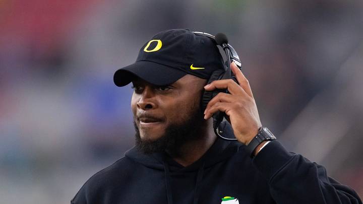 Jan 1, 2024; Glendale, AZ, USA; Oregon Ducks offensive line coach A'Lique Terry against the Liberty Flames during the 2024 Fiesta Bowl at State Farm Stadium. Mandatory Credit: Mark J. Rebilas-USA TODAY Sports Jan 1, 2024; Glendale, AZ, USA; Oregon Ducks offensive line coach A'Lique Terry against the Liberty Flames during the 2024 Fiesta Bowl at State Farm Stadium. Mandatory Credit: Mark J. Rebilas-USA TODAY Sports
