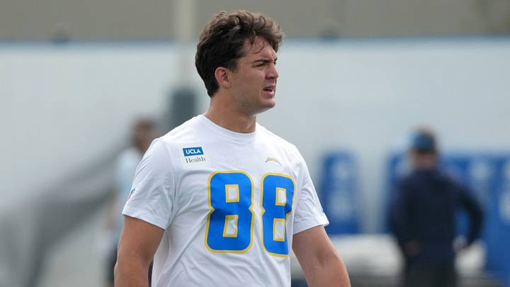 May 11, 2026; El Segundo, CA, USA; Los Angeles Chargers tight end Charlie Kolar (88) during offseason workouts at The Bolt. Mandatory Credit: Kirby Lee-Imagn Images