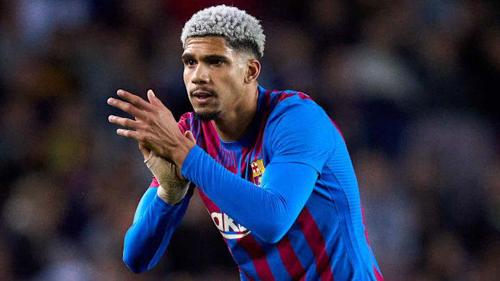 Araújo afianzó su vínculo con el FC Barcelona hasta 2026